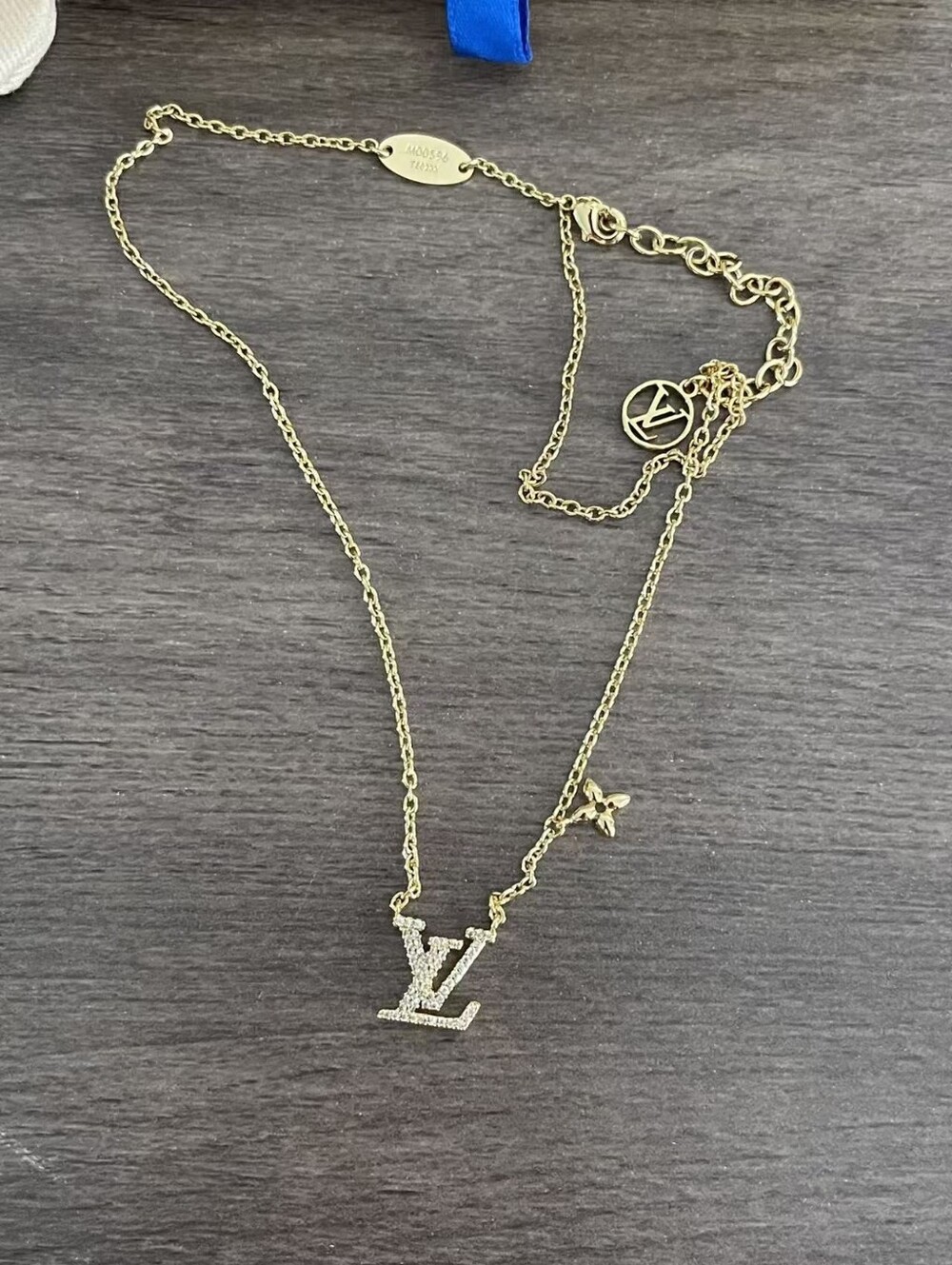 Louis Vuitton LV Iconic Necklace - Picture 3 of 10